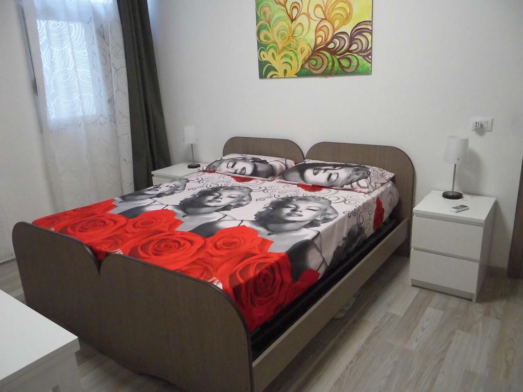 Mary Affittacamere Comiso Bagian luar foto