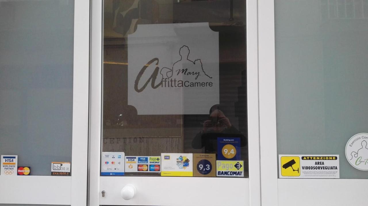 Mary Affittacamere Comiso Bagian luar foto